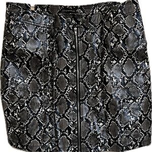 Shinestar faux leather snakeskin skirt size large
